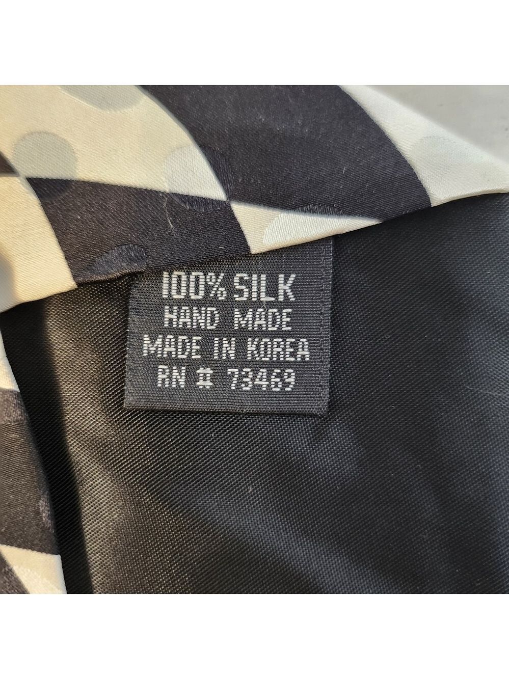 Mickey INC 100% SILK MICKEY MOUSE TIE - Picture 3 of 6